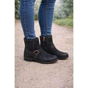 Clarks NEW Aspra Buckle Ankle Bootie (Women) size 8